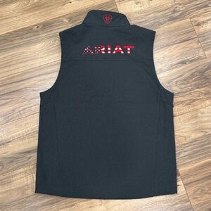 Ariat Men’s USA Logo 2.0 Softshell Vest Banyan Bark Colorway Size Medium